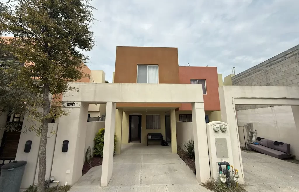casa en renta mitras poniente